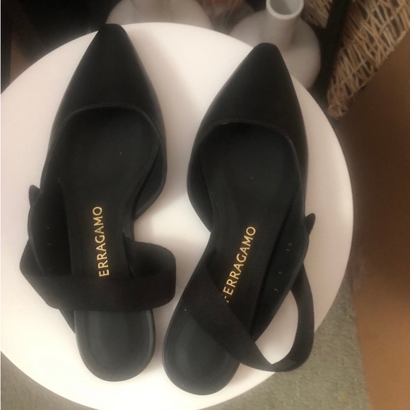 Salvatore Ferragamo flats - Picture 4 of 6